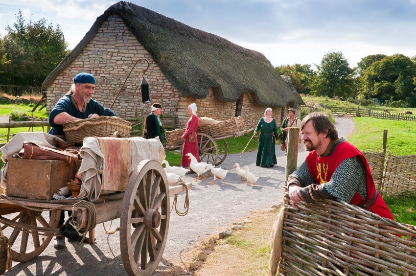 medieval english village life